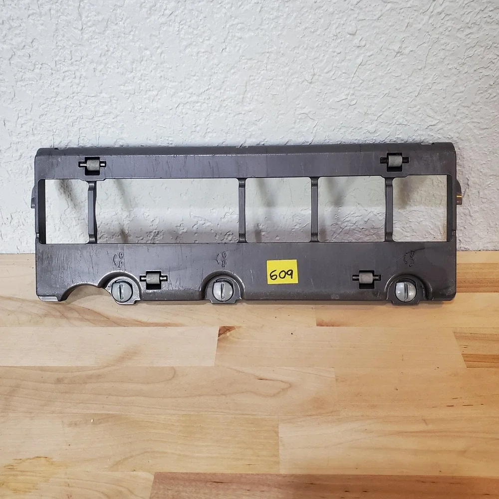 Dyson DC28 SOLEPLATE SKIDPLATE BOTTOM COVER Genuine‎ OEM Part # 915196-01